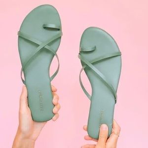 NWOT Salt + Umber Mumbai Strappy Leather Sandals in Sage Green, Size 9